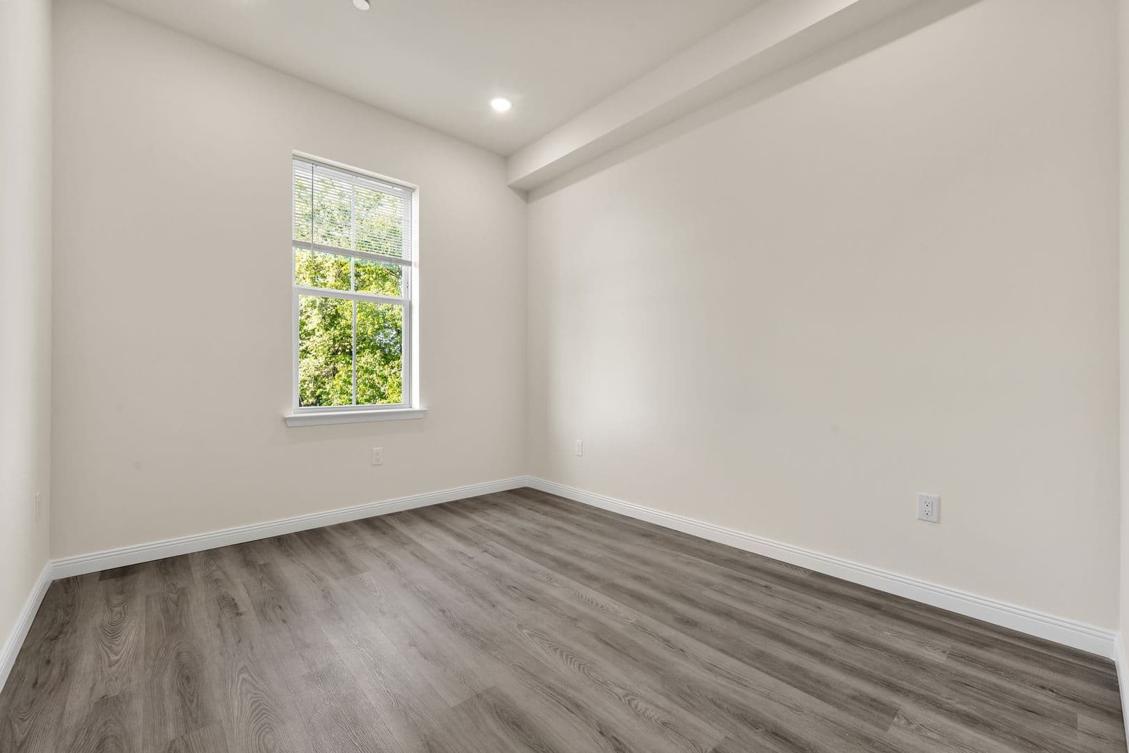 Philadelphia Apartment: 7513 Dicks Ave