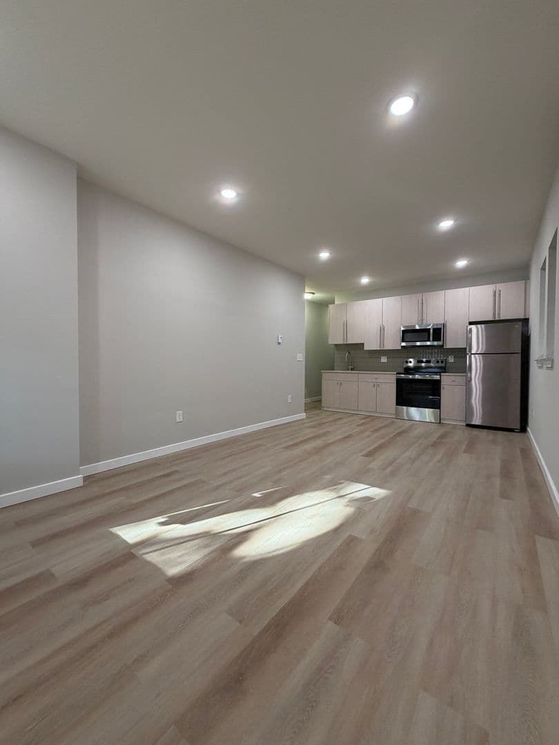 Philadelphia Apartment: 110 S 58th St