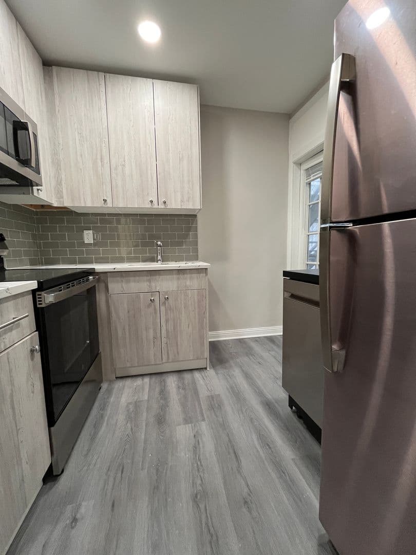 Ventnor City Apartment: 101 S Victoria Ave