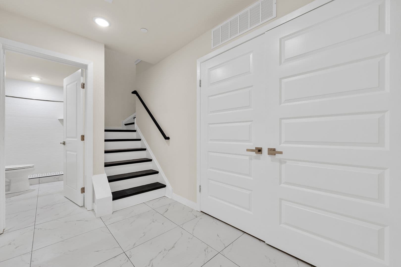 Philadelphia Apartment: 7513 Dicks Ave