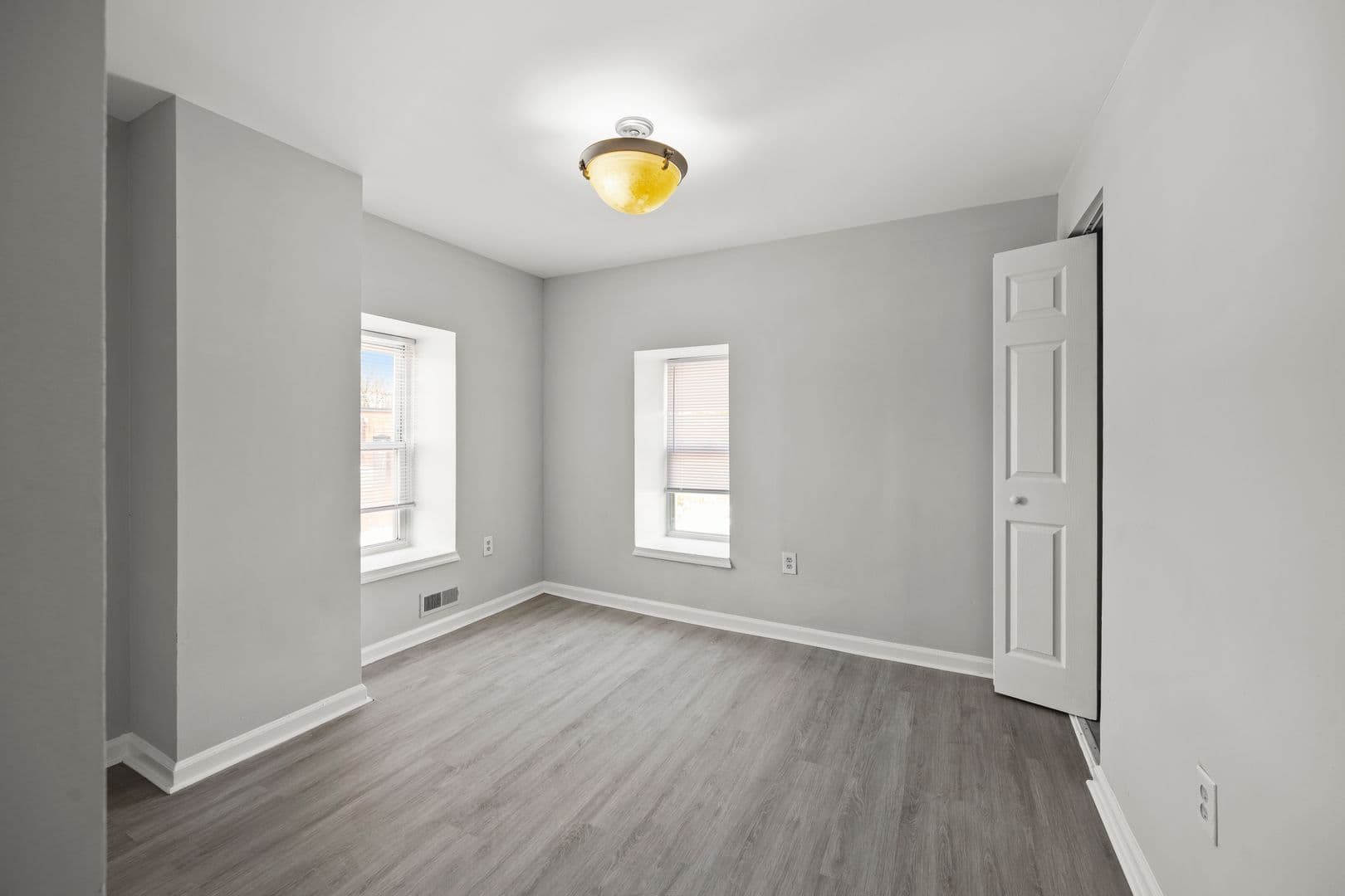 Philadelphia Apartment: 4831 Longshore Ave