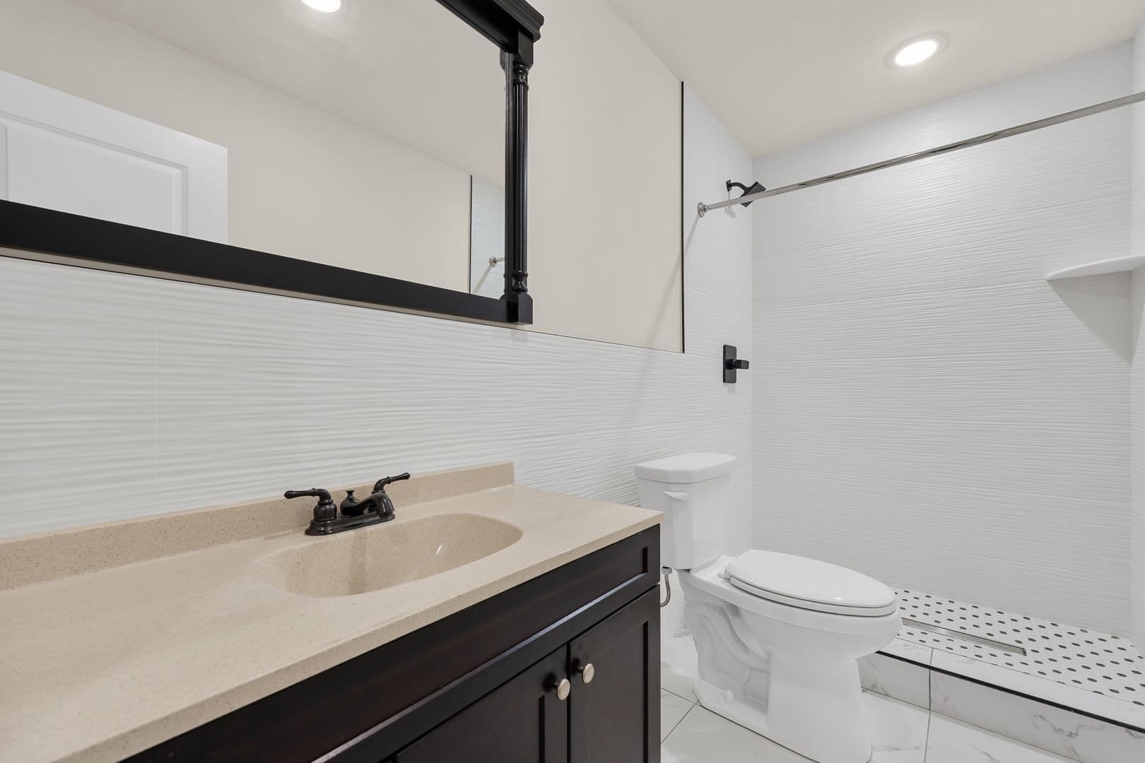 Philadelphia Apartment: 7513 Dicks Ave