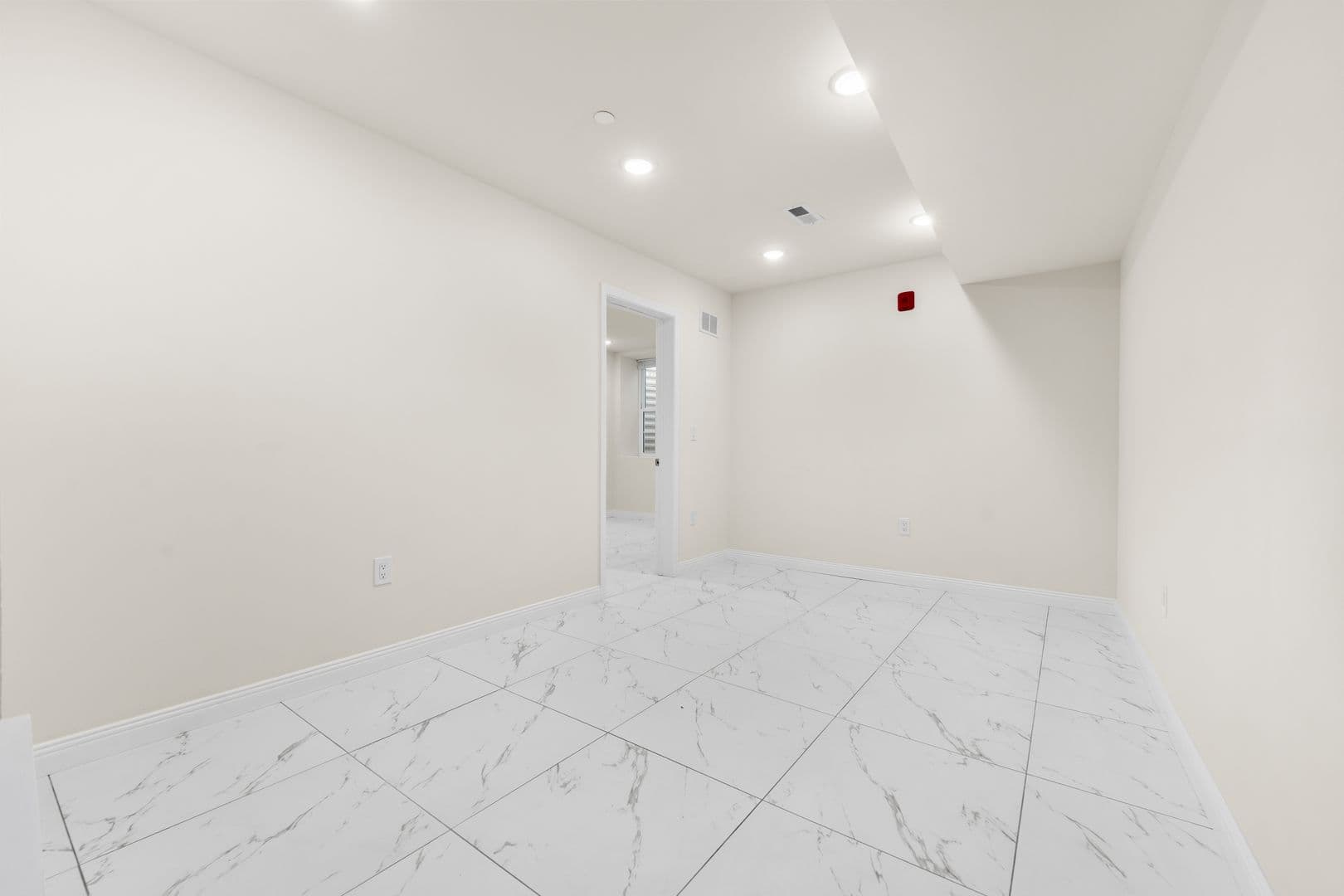 Philadelphia Apartment: 7513 Dicks Ave