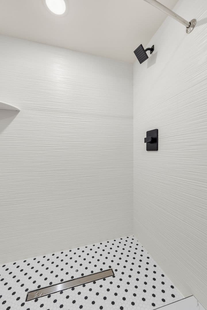 Philadelphia Apartment: 7513 Dicks Ave