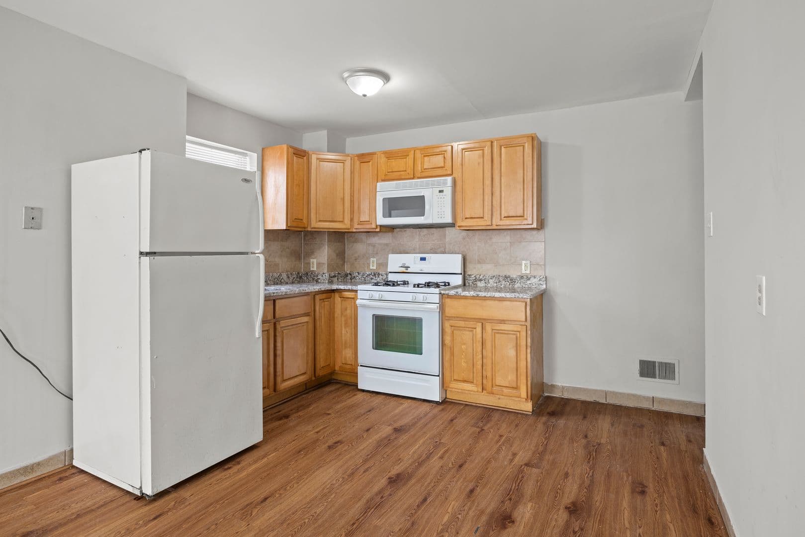 Philadelphia Apartment: 4831 Longshore Ave