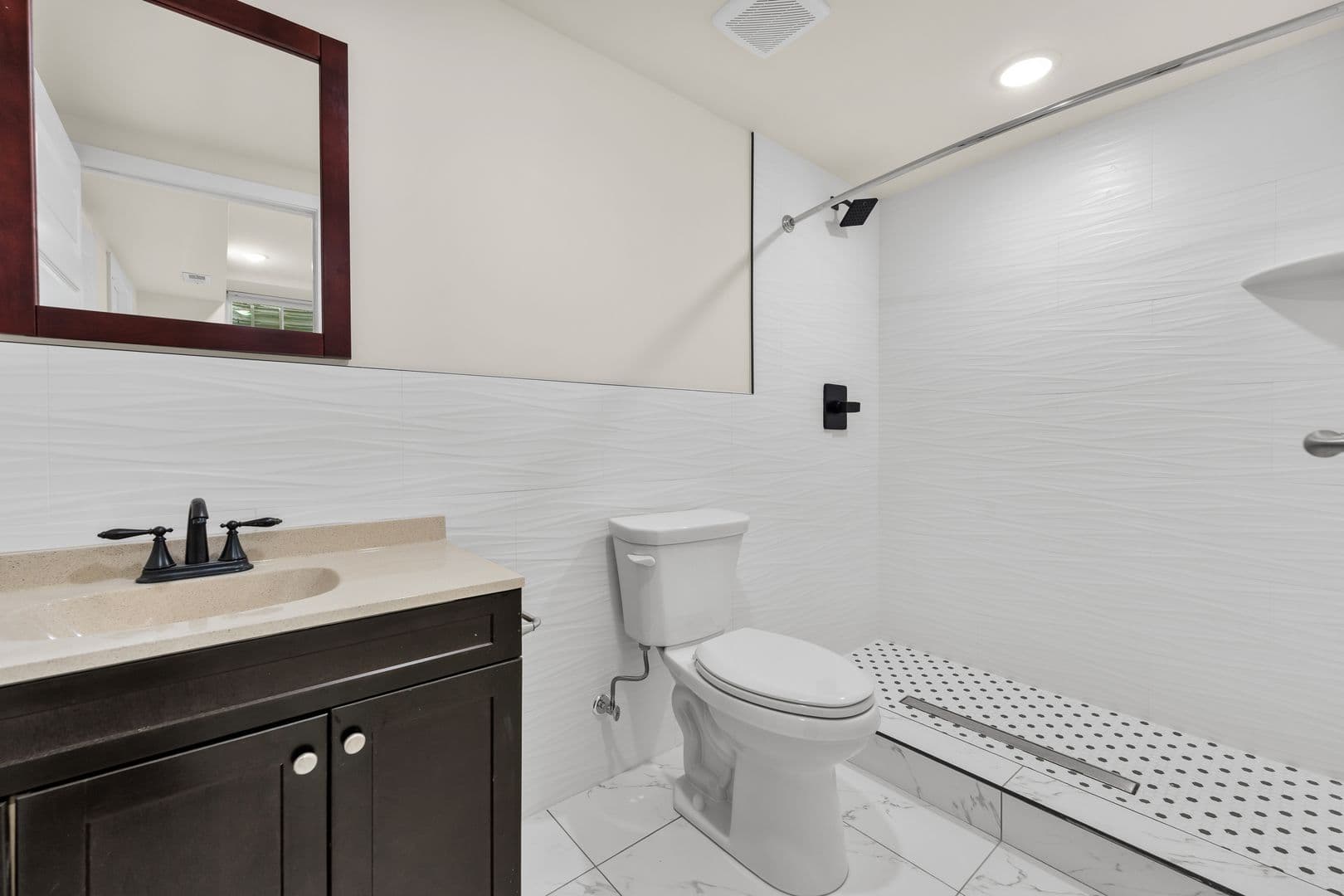 Philadelphia Apartment: 7513 Dicks Ave