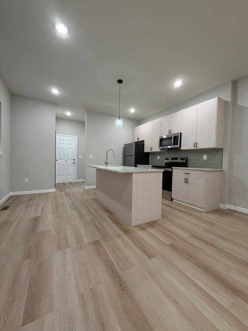 Philadelphia House: 5043 Chestnut St