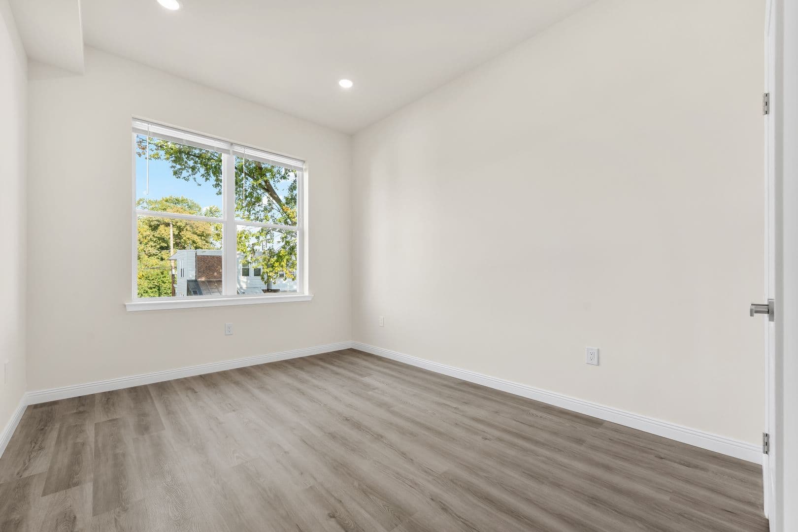 Philadelphia Apartment: 7513 Dicks Ave