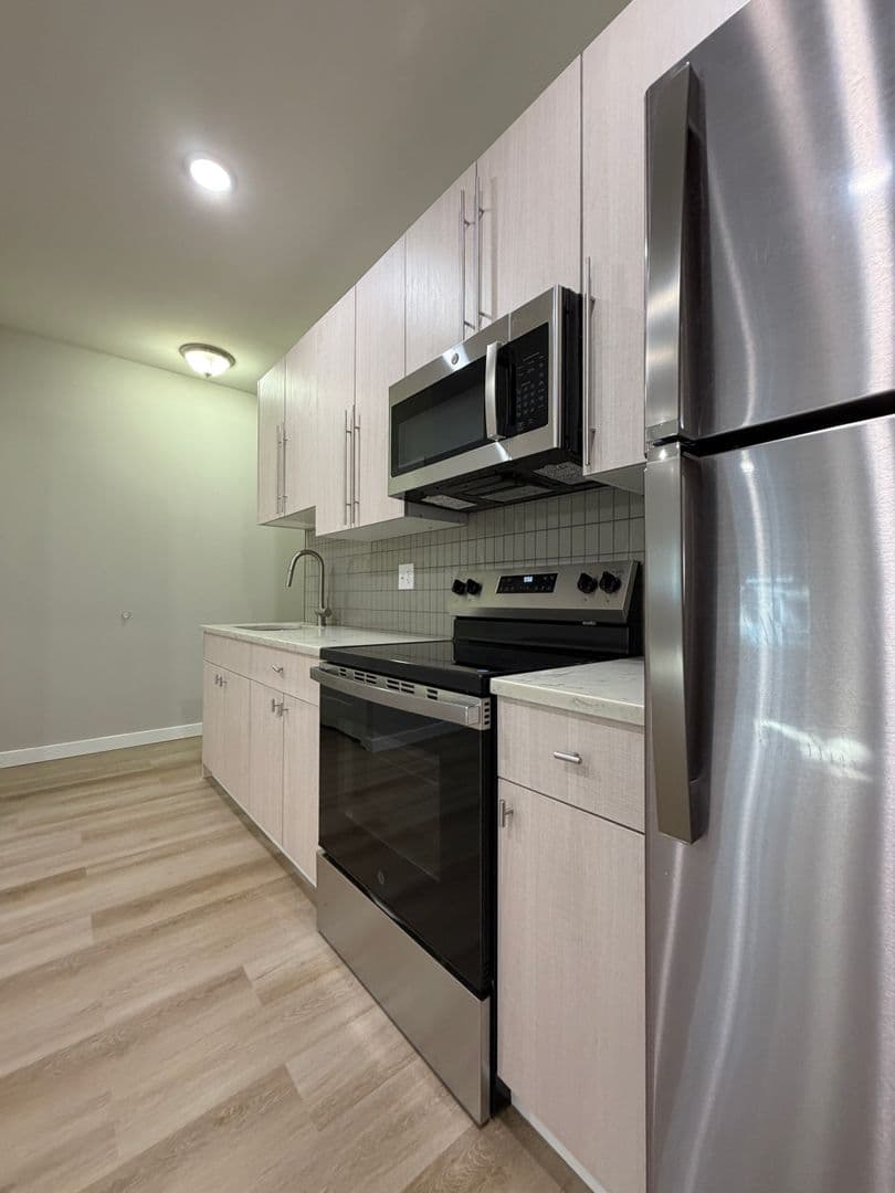 Philadelphia Apartment: 110 S 58th St