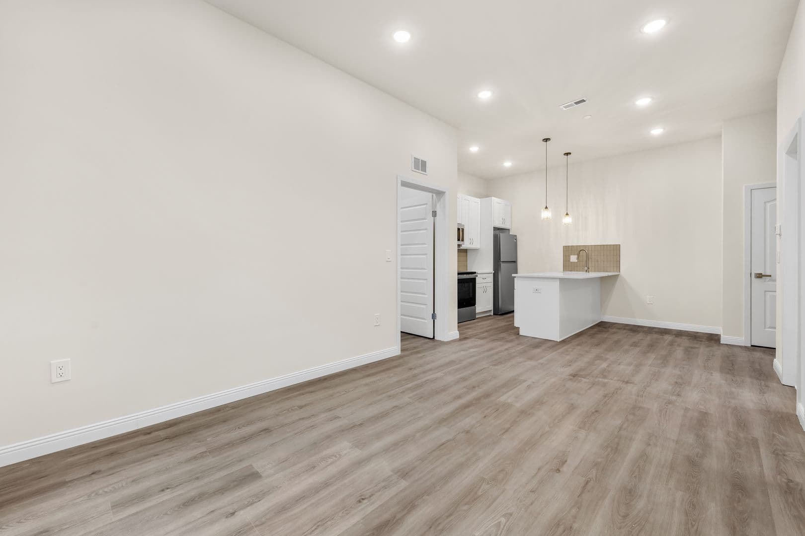 Philadelphia Apartment: 7513 Dicks Ave
