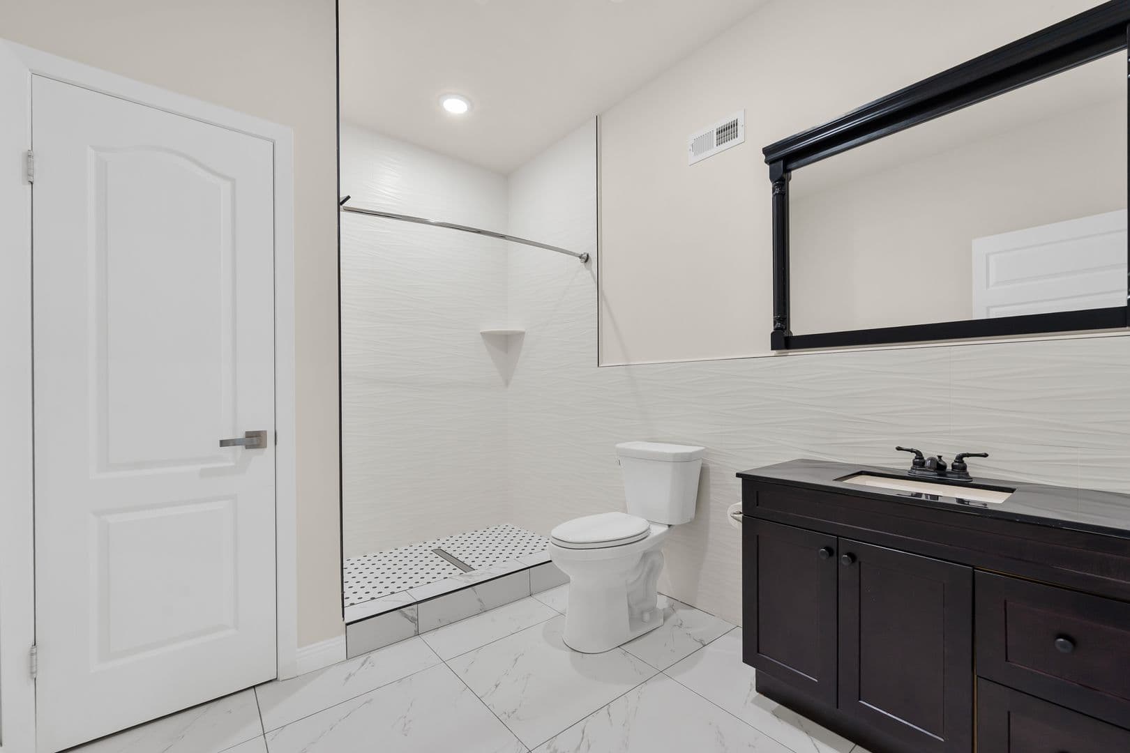 Philadelphia Apartment: 7513 Dicks Ave