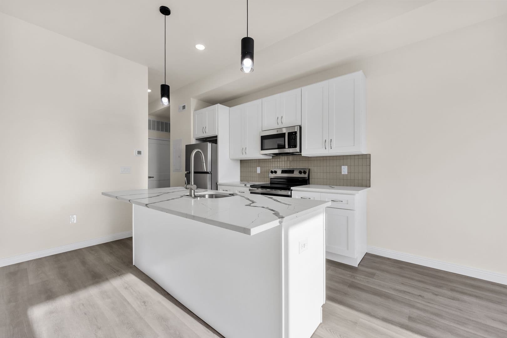 Philadelphia Apartment: 7513 Dicks Ave