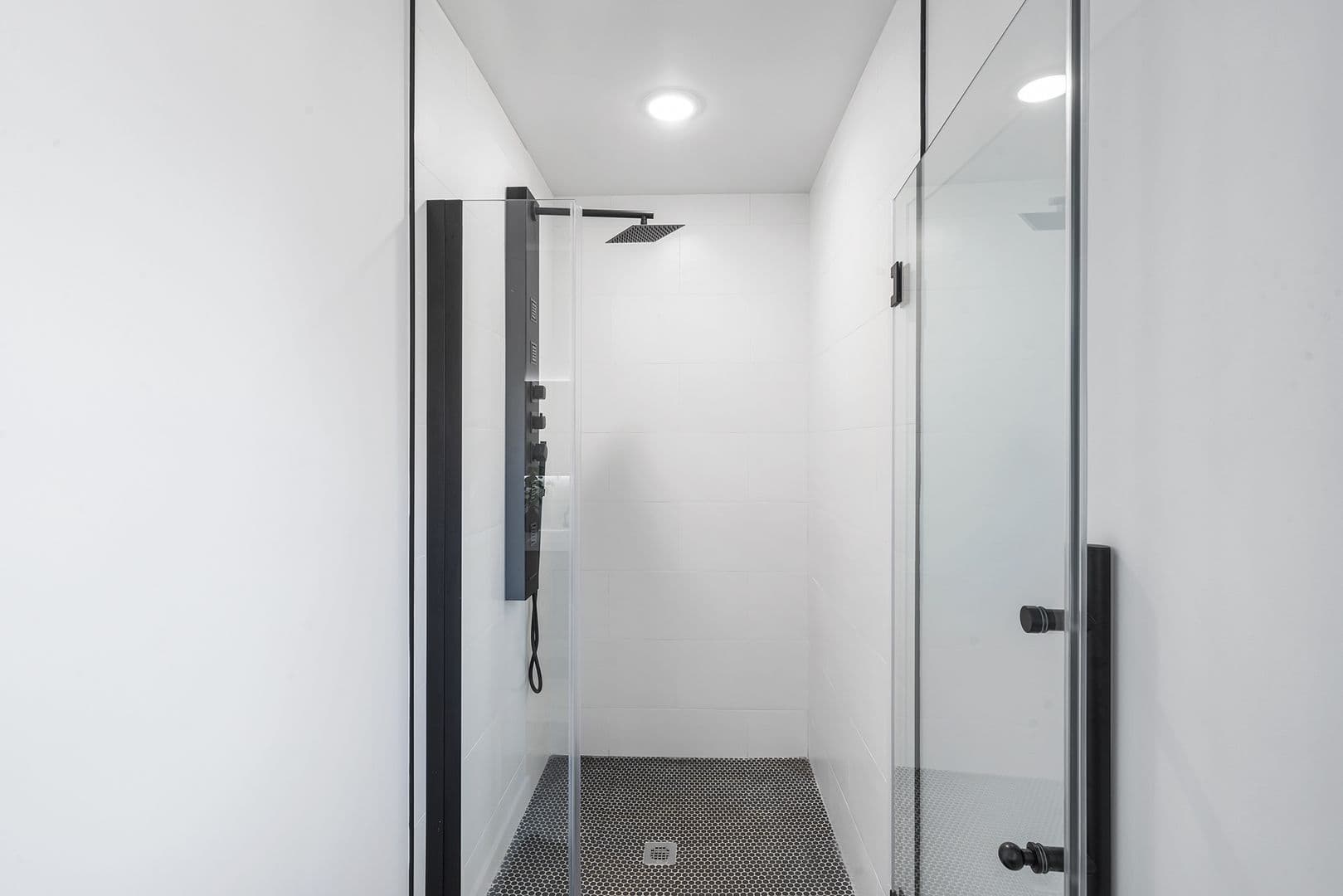 Philadelphia House: 2156 N Randolph Street
