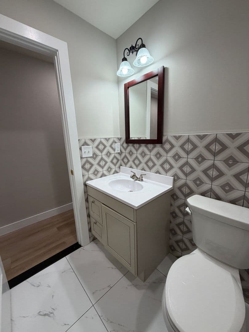 Philadelphia Apartment: 110 S 58th St