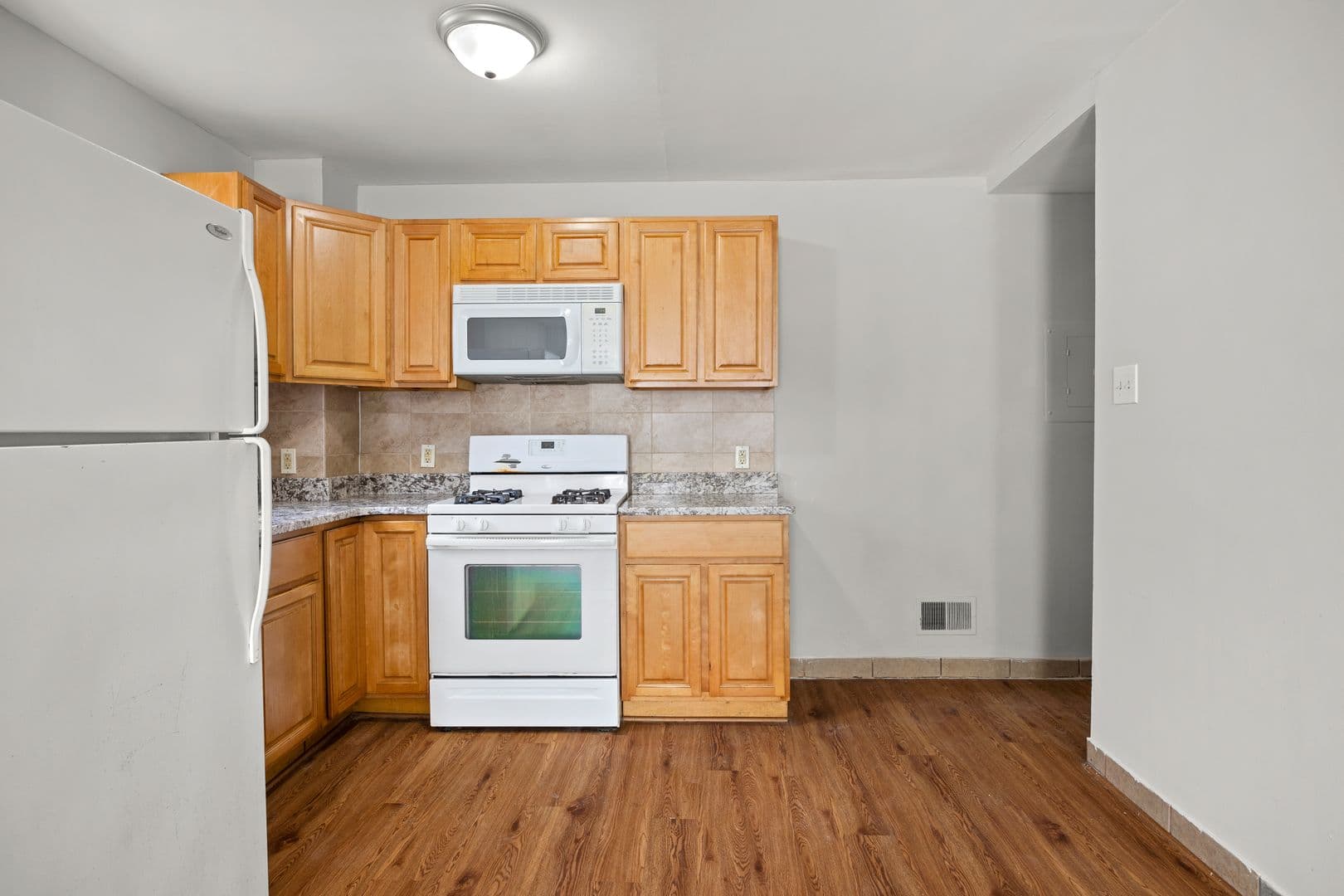 Philadelphia Apartment: 4831 Longshore Ave