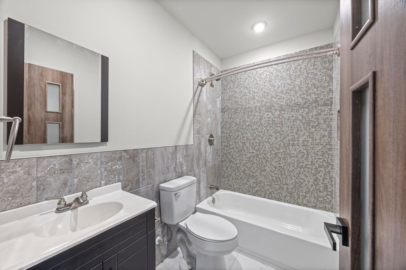 Philadelphia Apartment: 403 N Simpson St