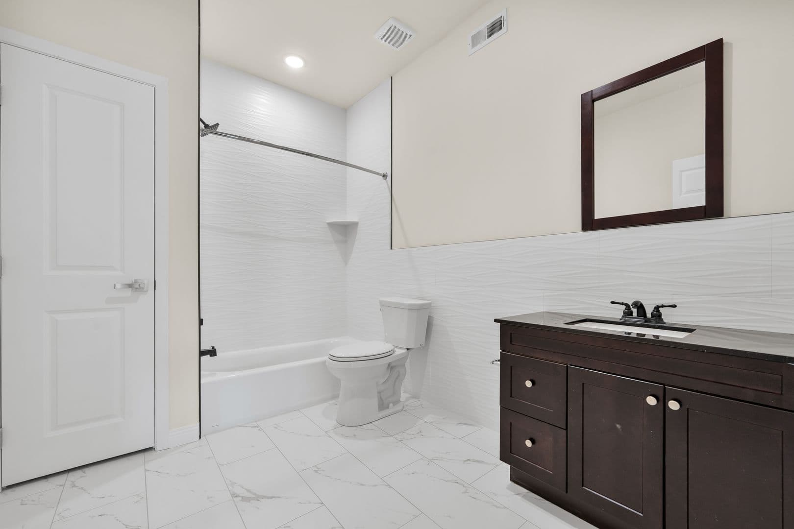 Philadelphia Apartment: 7513 Dicks Ave