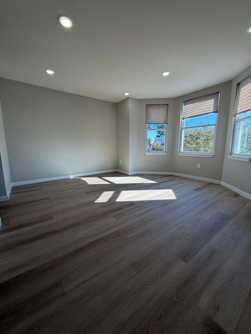 Philadelphia House: 5043 Chestnut St