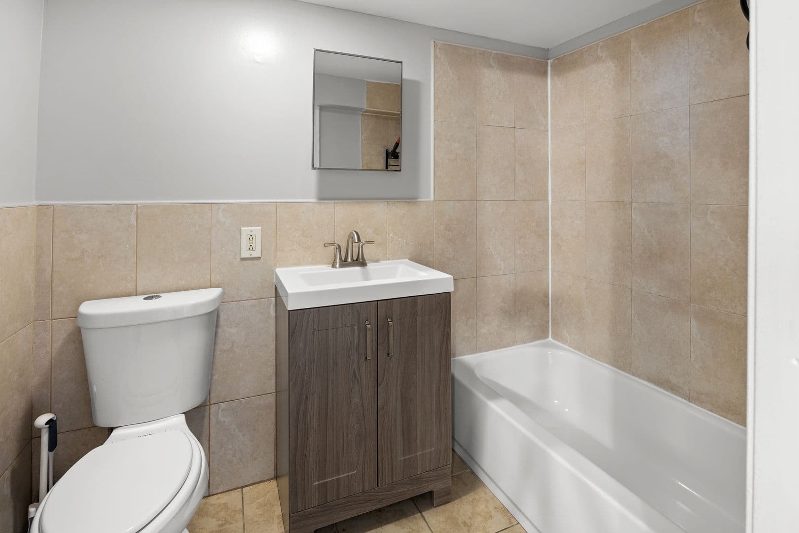 Philadelphia Apartment: 6641 Ogontz Ave