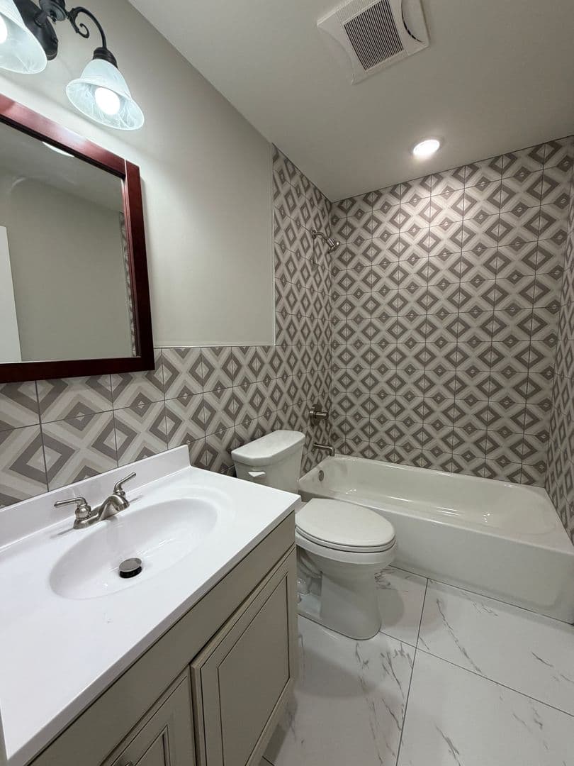 Philadelphia Apartment: 110 S 58th St