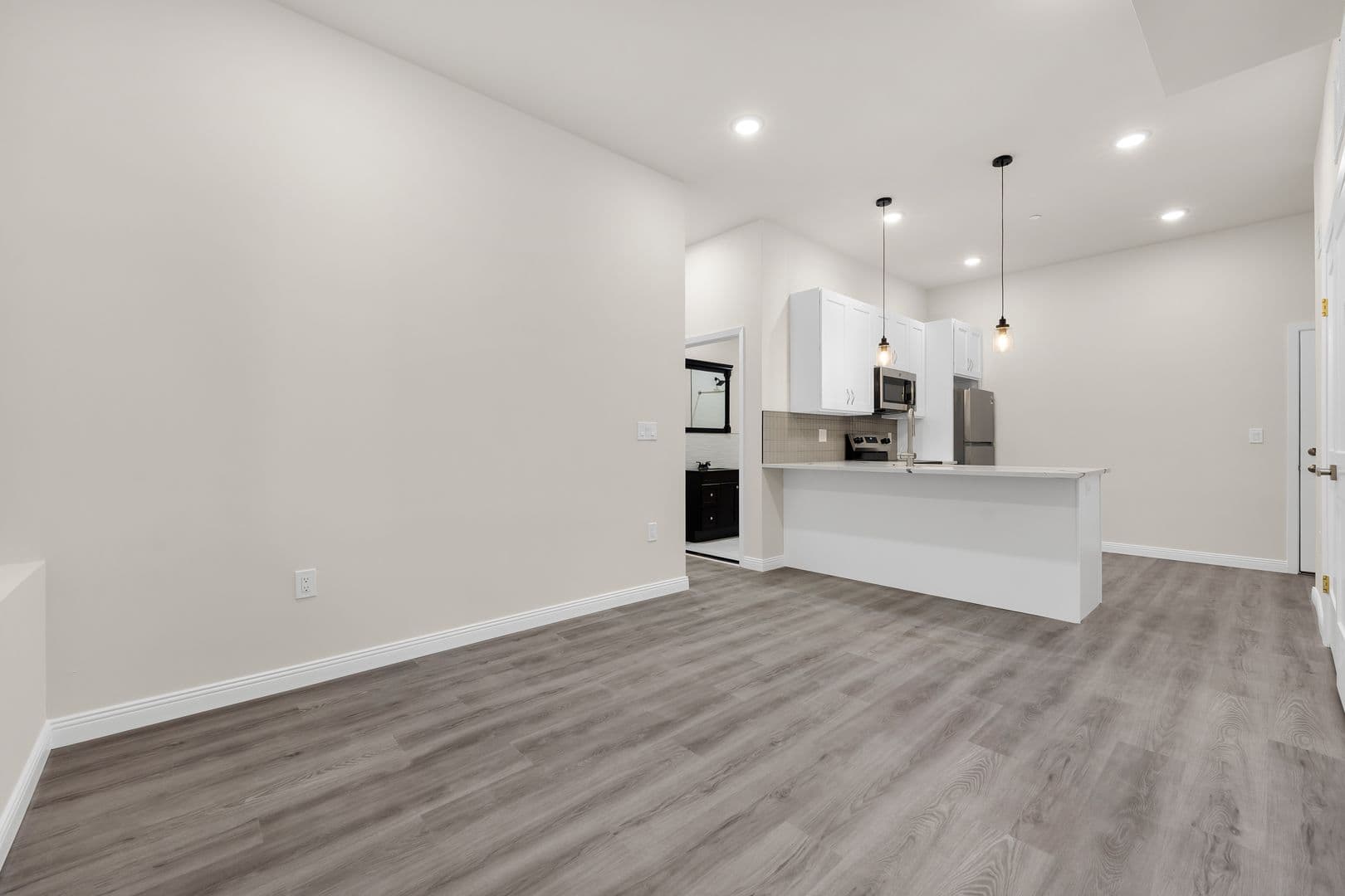 Philadelphia Apartment: 7513 Dicks Ave