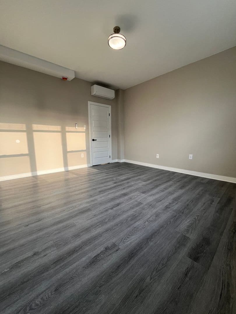 Ventnor City Apartment: 101 S Victoria Ave