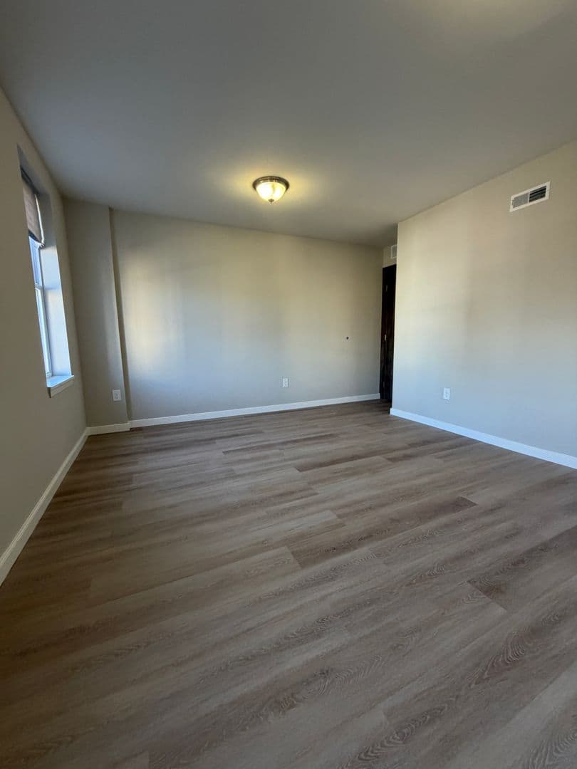 Philadelphia House: 5043 Chestnut St