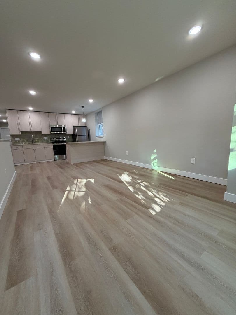 Philadelphia Apartment: 110 S 58th St