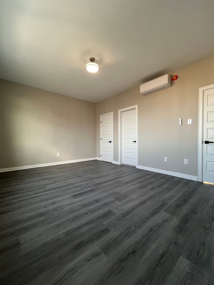 Ventnor City Apartment: 101 S Victoria Ave