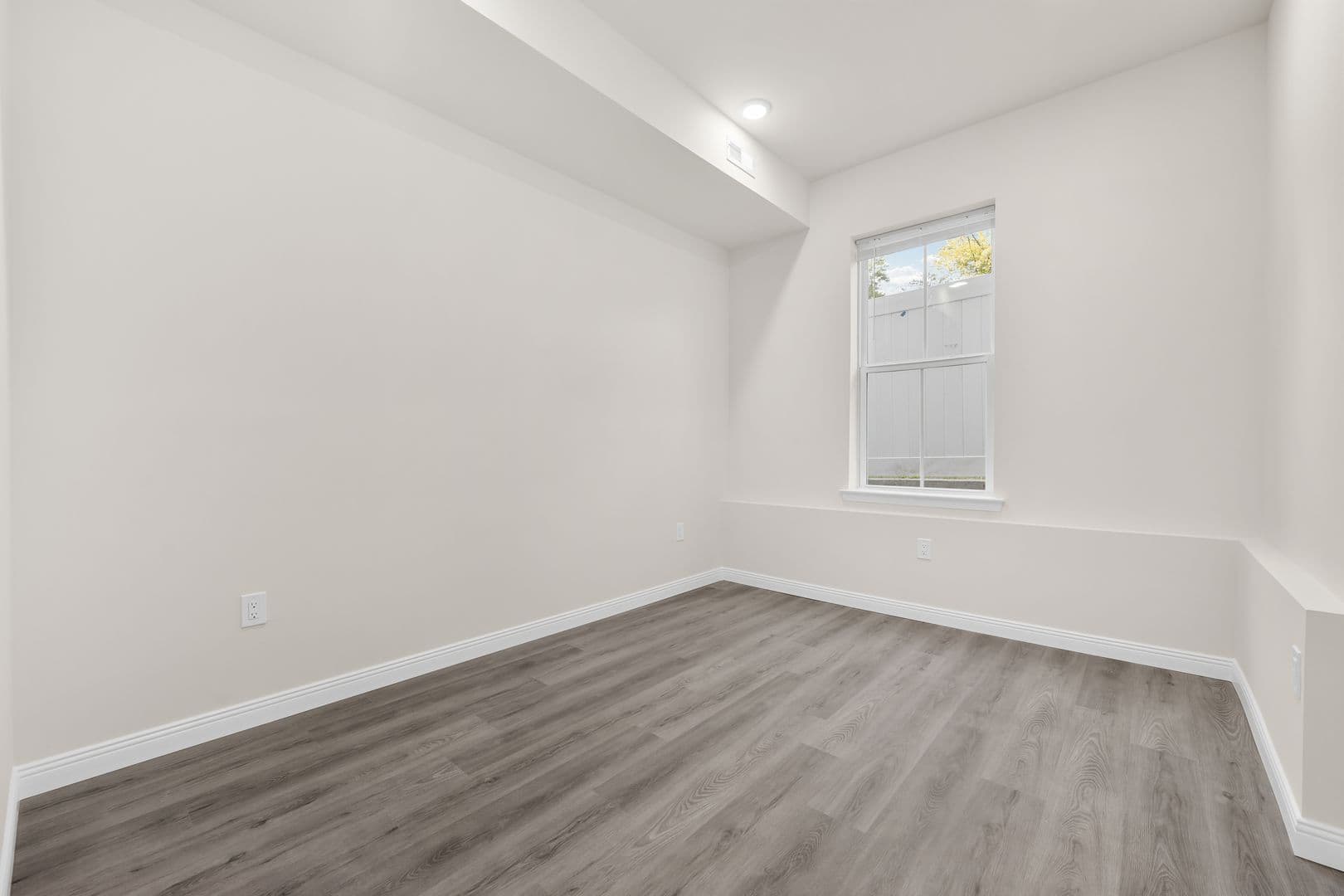 Philadelphia Apartment: 7513 Dicks Ave