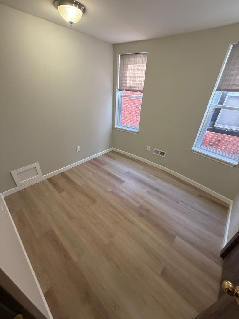 Philadelphia House: 5043 Chestnut St
