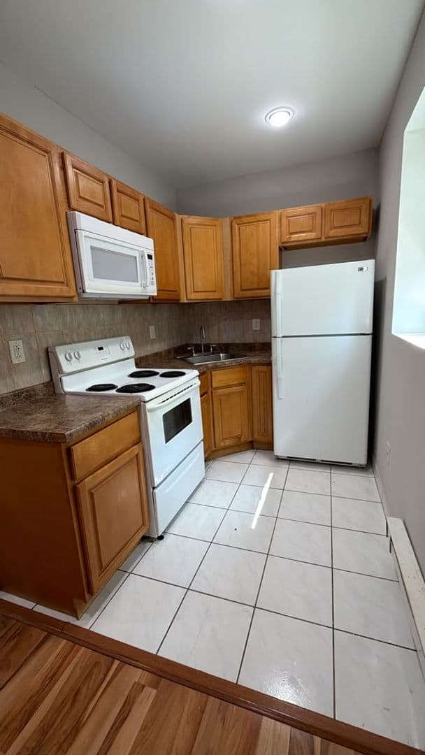 Philadelphia Apartment: 5701 N 17th St