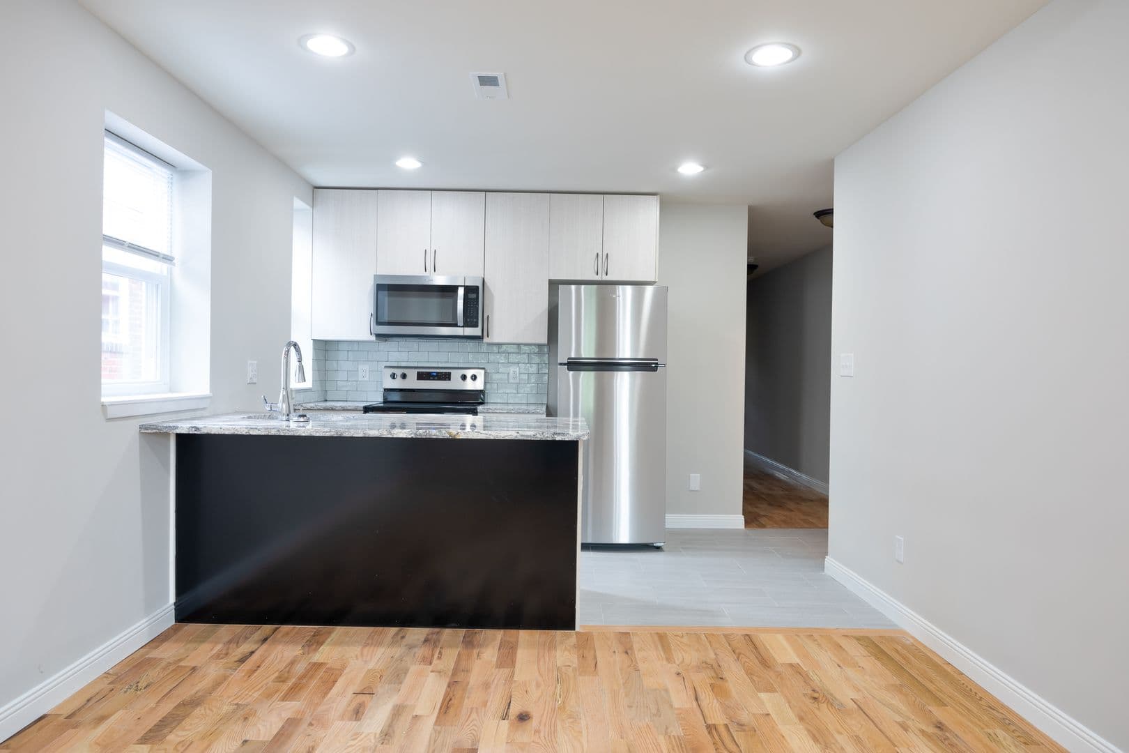 Philadelphia Apartment: 5544 N Lawrence St