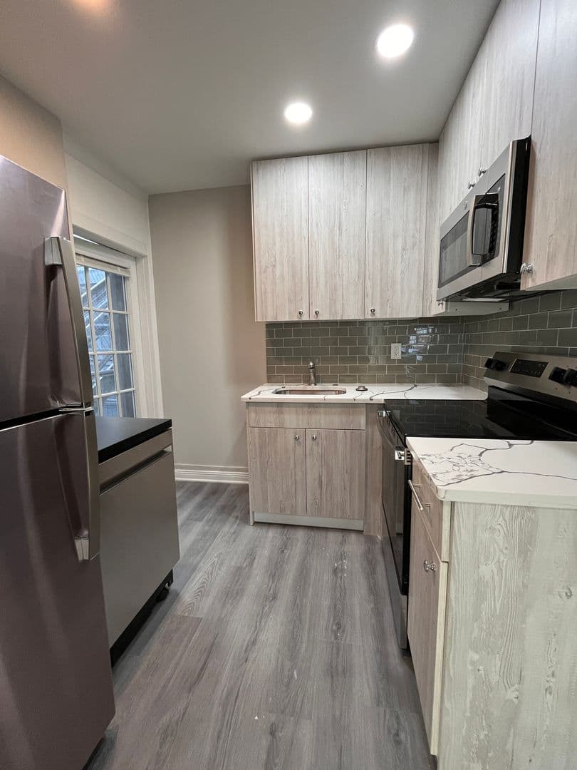 Ventnor City Apartment: 101 S Victoria Ave