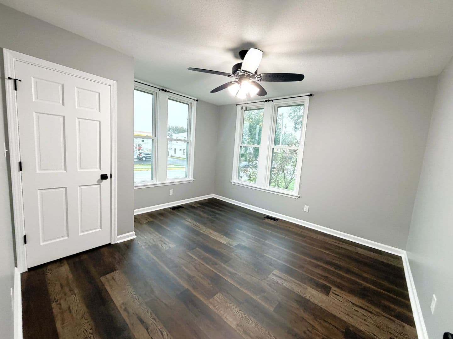 Terre Haute Apartment: 681 Swan Street