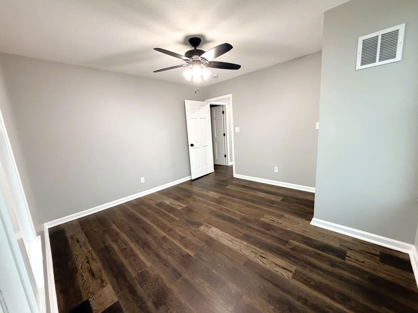 Terre Haute Apartment: 681 Swan Street