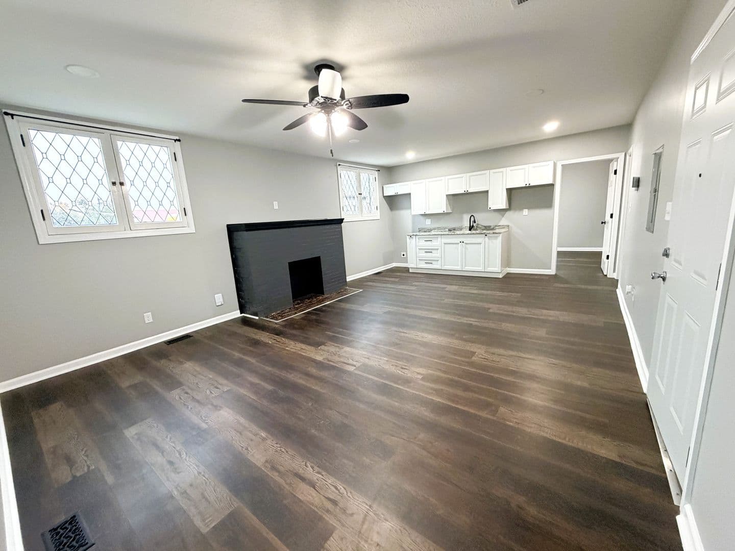 Terre Haute Apartment: 681 Swan Street