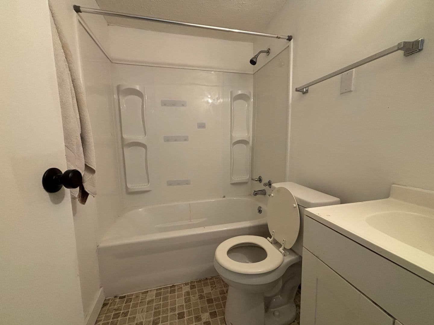 Morgantown Apartment: 14 Kansas St, Apt C