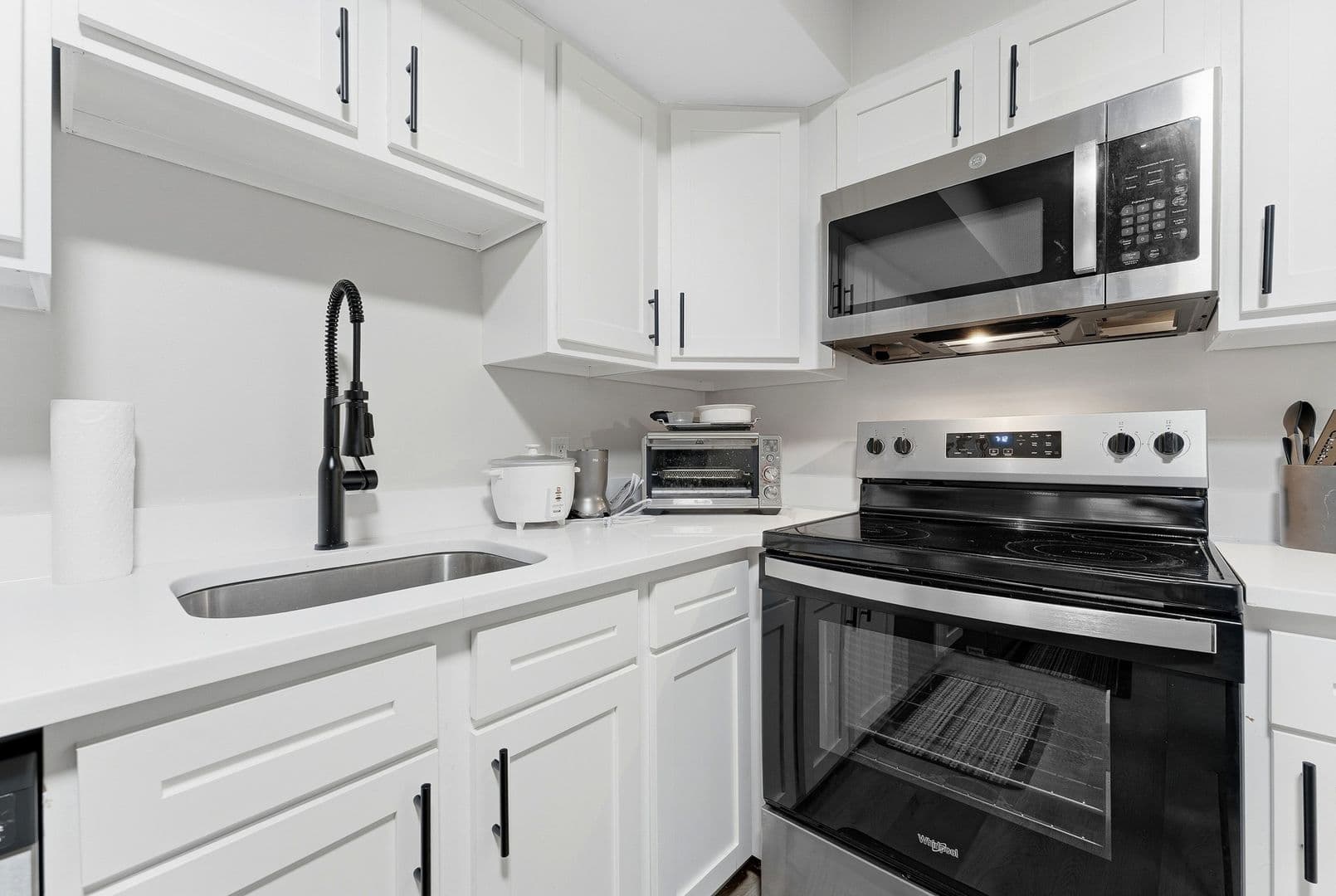 Morgantown Apartment: 2118 University Avenue
