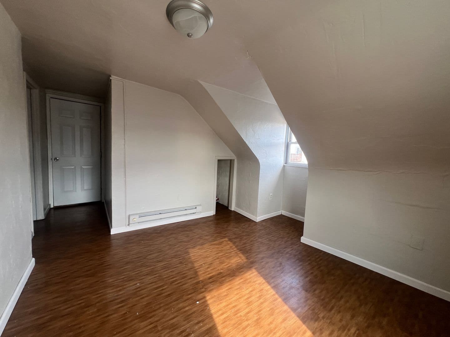 Morgantown Apartment: 160 6th street