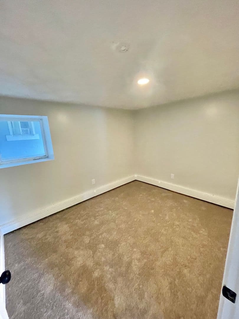 Morgantown Apartment: 300 McLane Ave