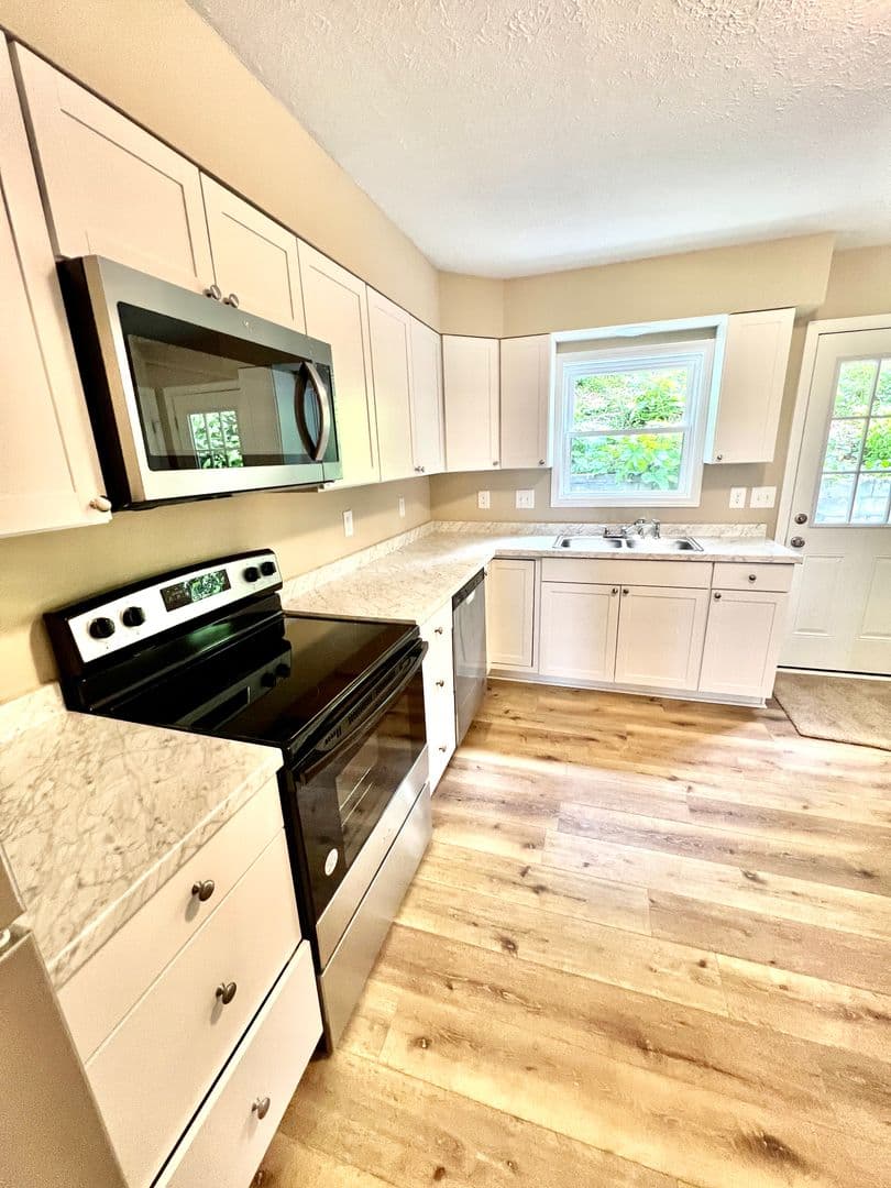 Morgantown Apartment: 124 Lorentz Street