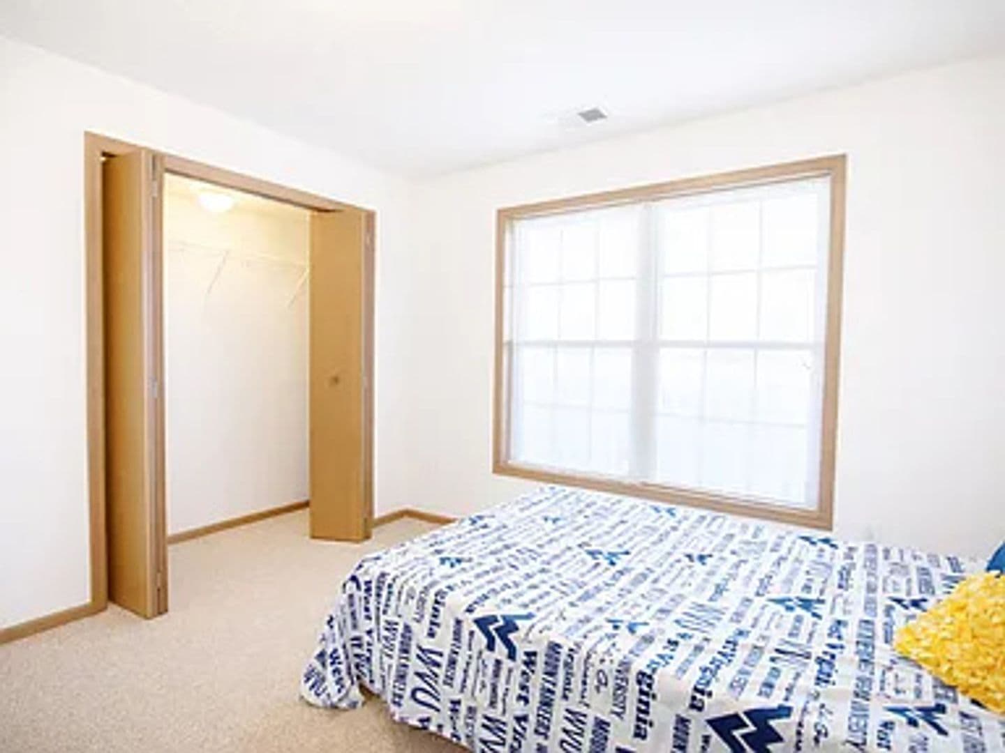 Morgantown Apartment: 2040 University Avenue