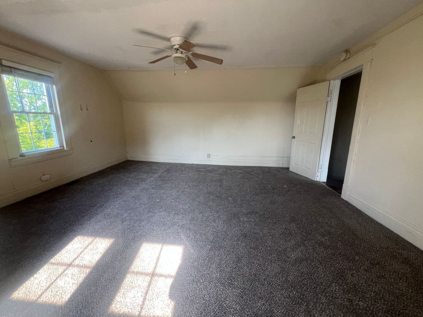 Morgantown Apartment: 390 Forest Avenue