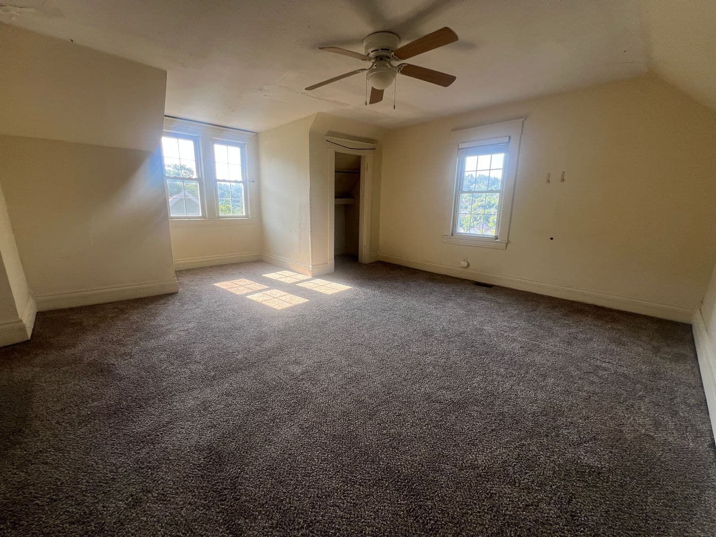 Morgantown Apartment: 390 Forest Avenue