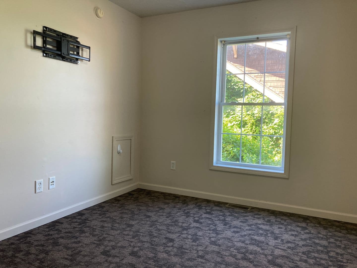 Morgantown Apartment: 667 Spruce Street