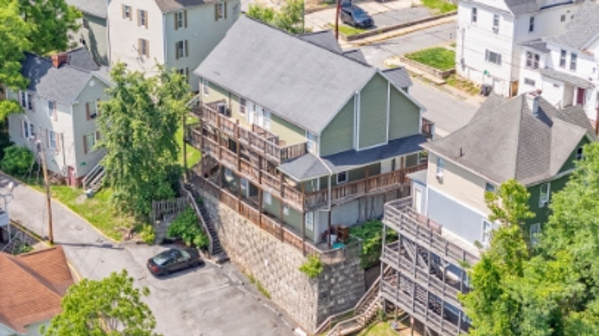 Morgantown Apartment: 400 Forest Avenue