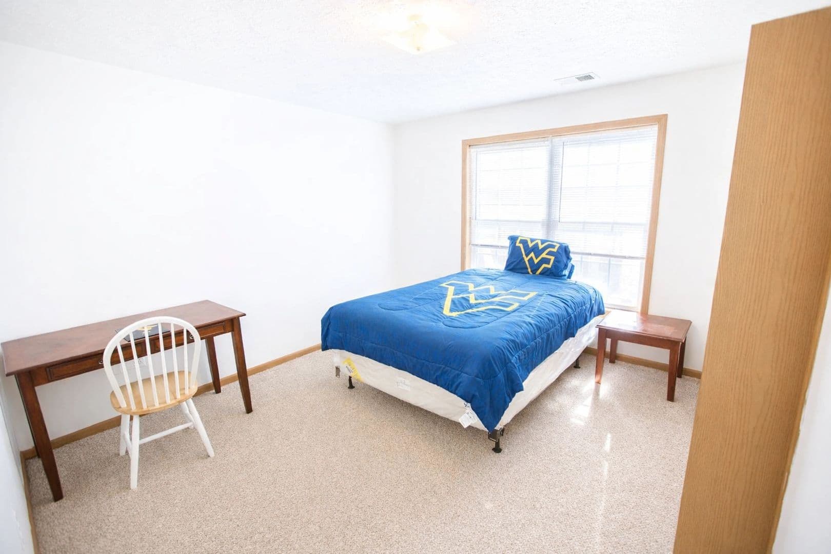 Morgantown Apartment: 2118 University Avenue