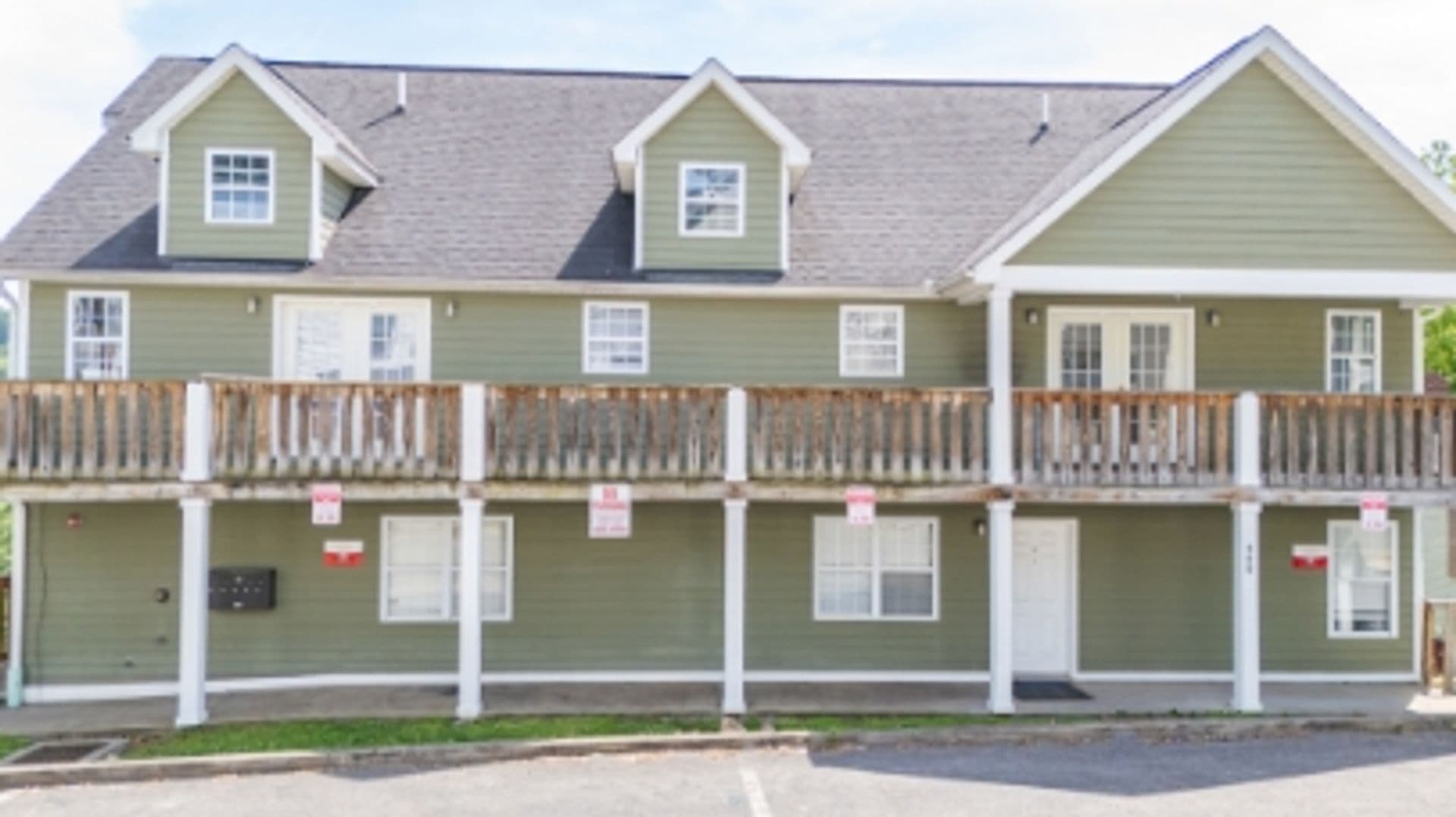 Morgantown Apartment: 400 Forest Avenue