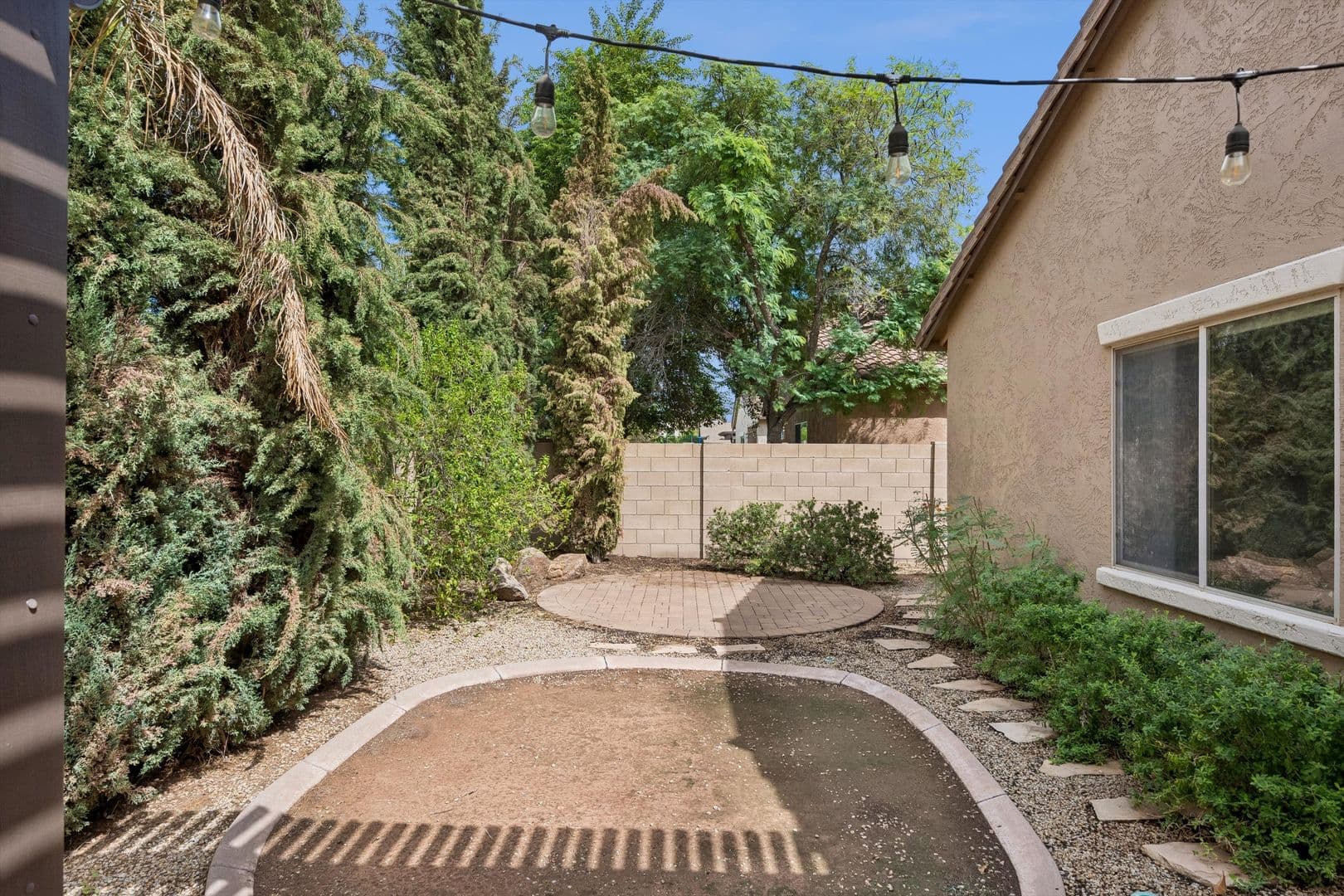 Mesa House: 11130 E Serafina Ave